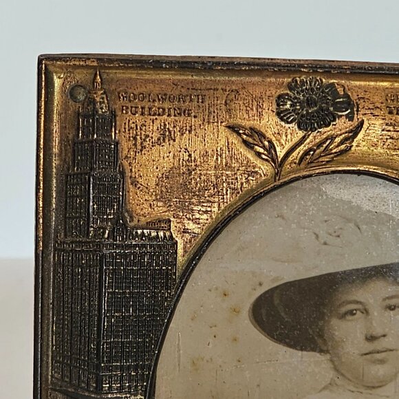 Antique 1910s New York Photo Frame 5x7 metal souviner raised relief Statue Liber - Picture 8 of 15